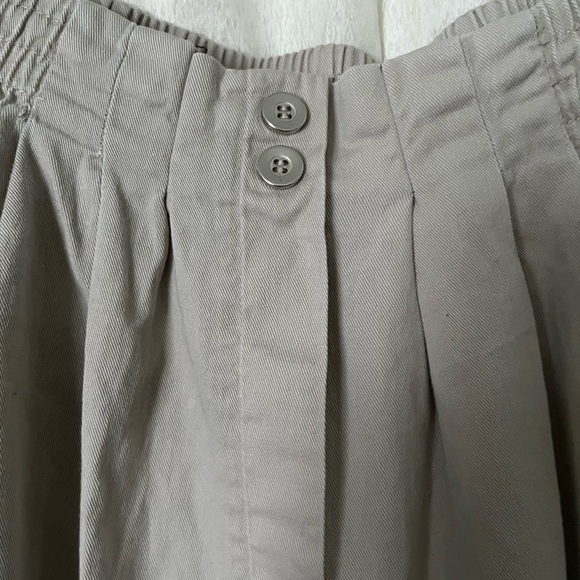 Pleated Beige Pants - Picture 4 of 4